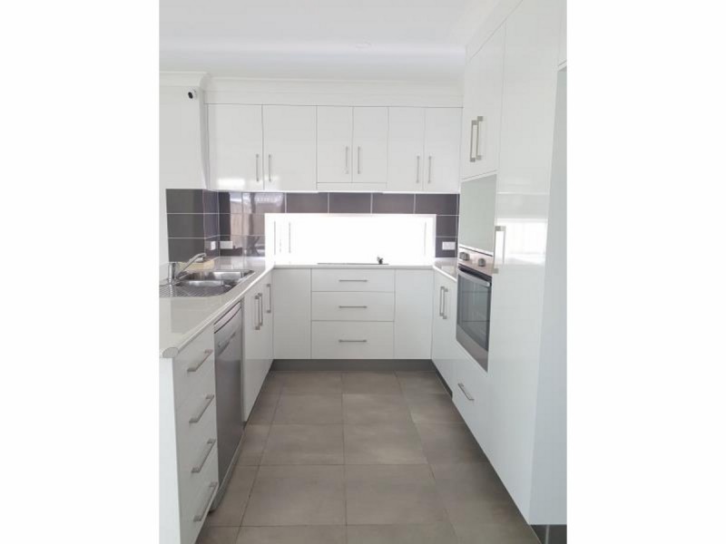 4/15 Card Street, Berserker QLD 4701